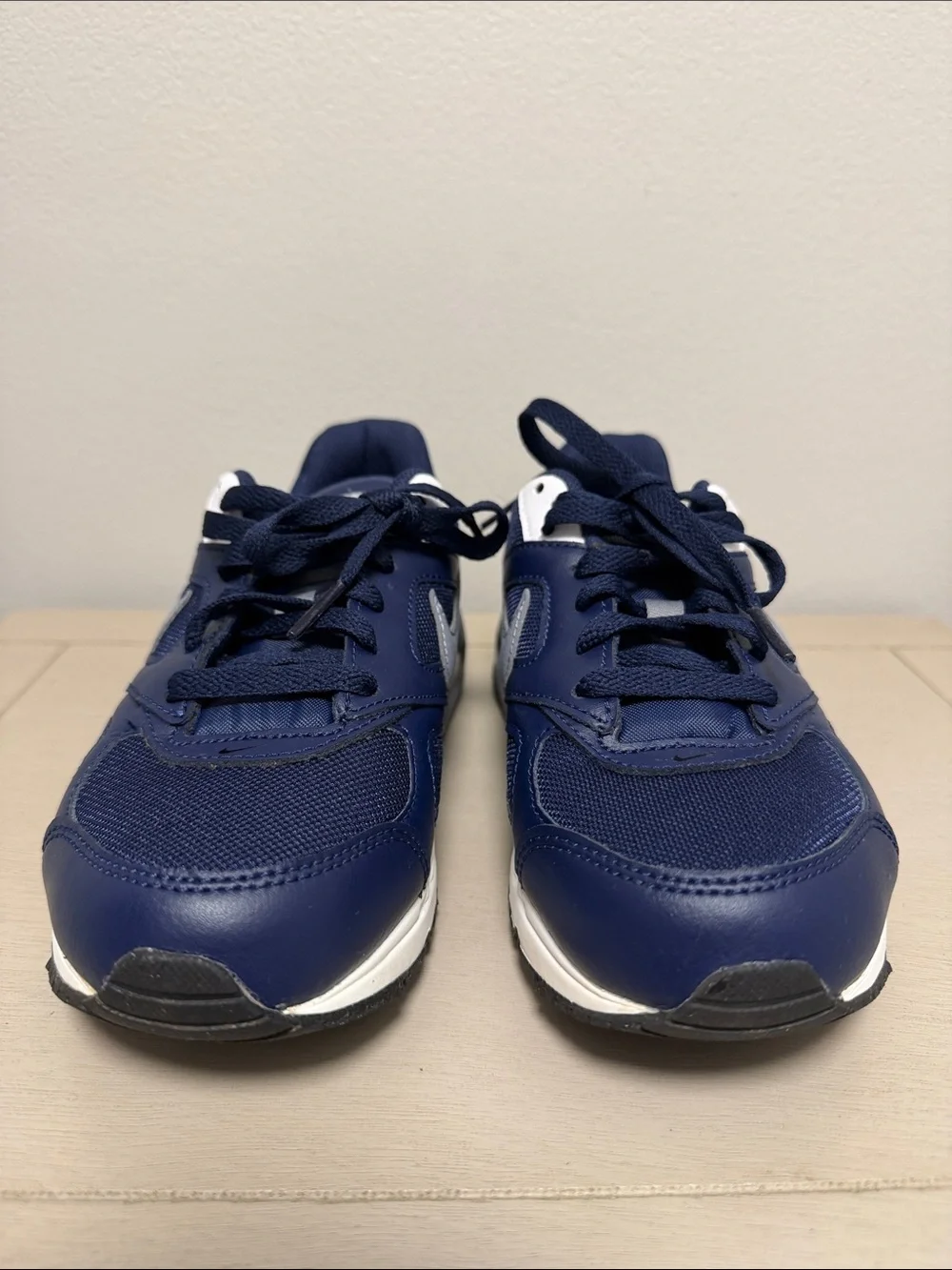 Athletic Nike Air Max Ivo GS Navy Blue Grey White Sneakers Boys Youth Size 4Y